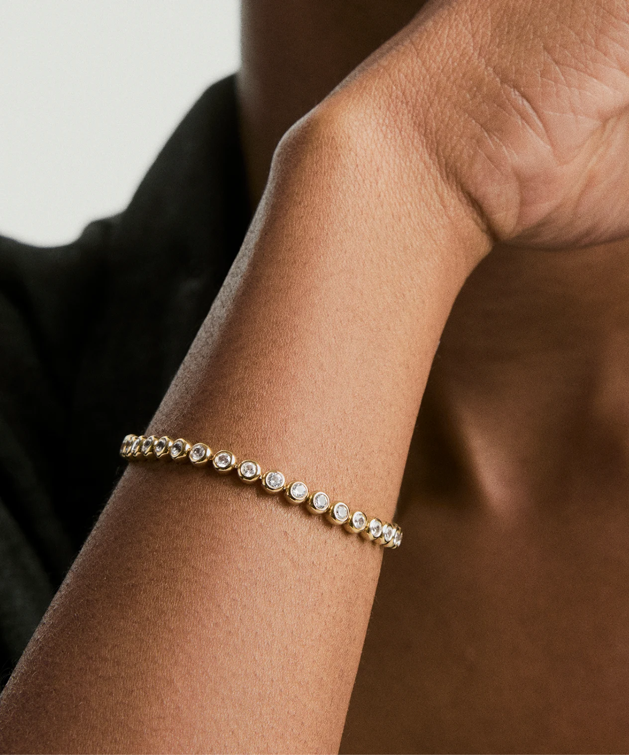 Model wearing a lab grown diamond bracelet showcasing exceptional brilliance and modern luxury by LeMing